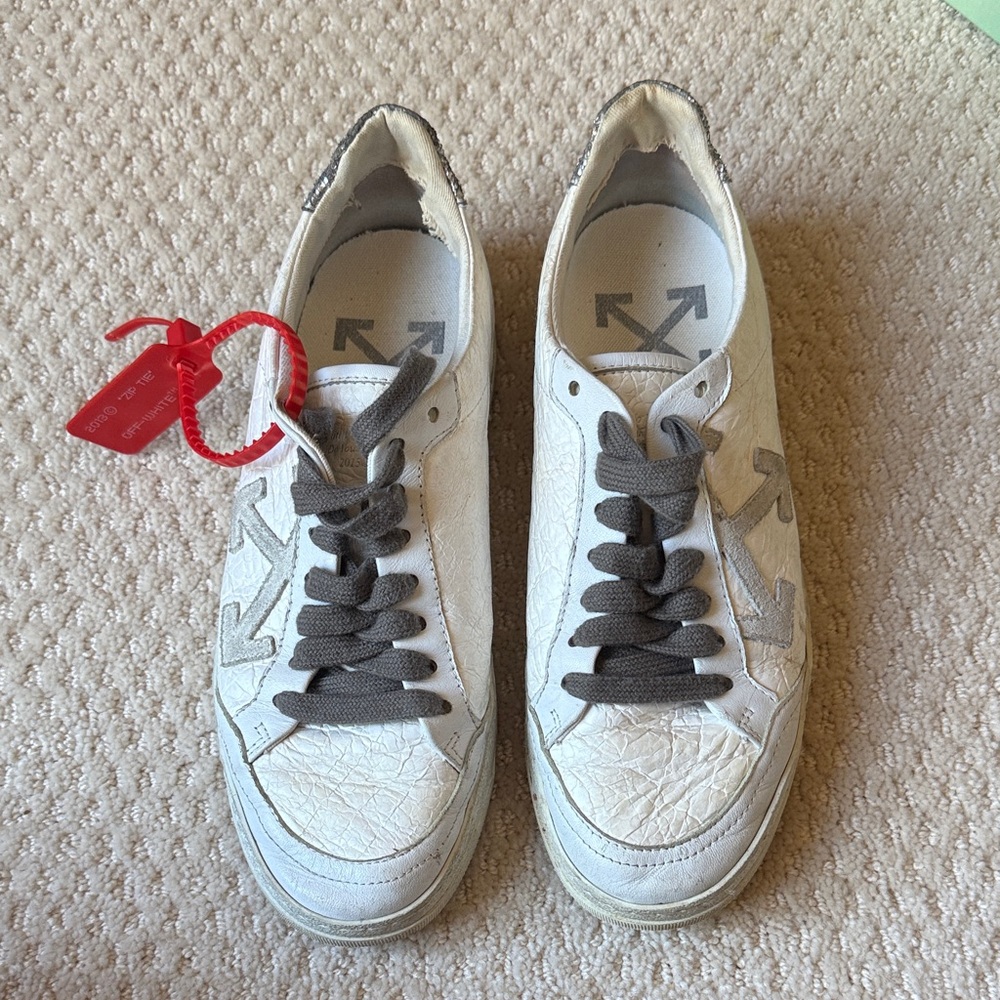 Off-White Cracked Leather Sneakers with Gray Laces with box